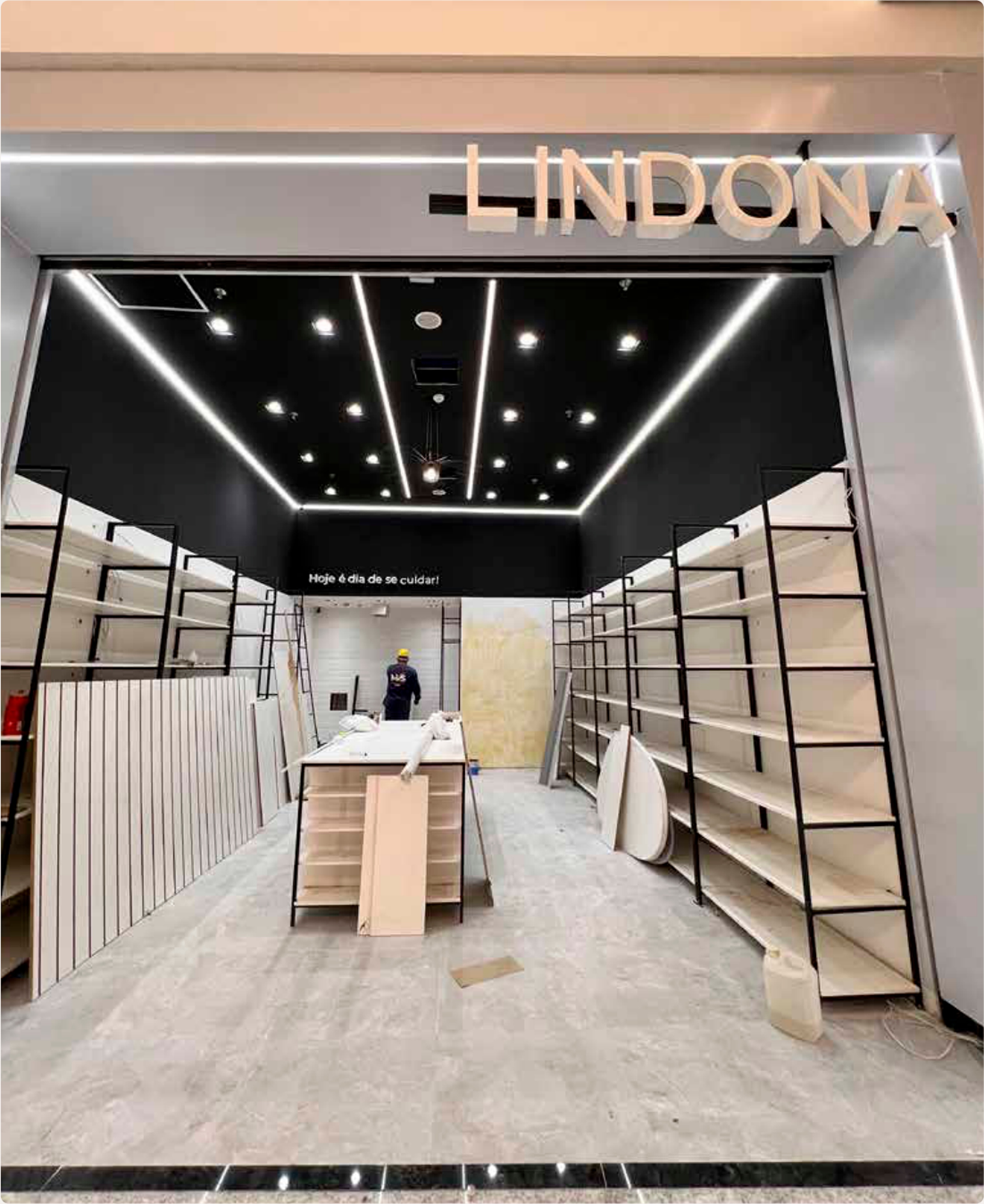 Lindona — Durante a Obra